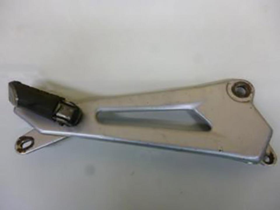 photo piece : Platine de repose pied passager droit->Yamaha YBR