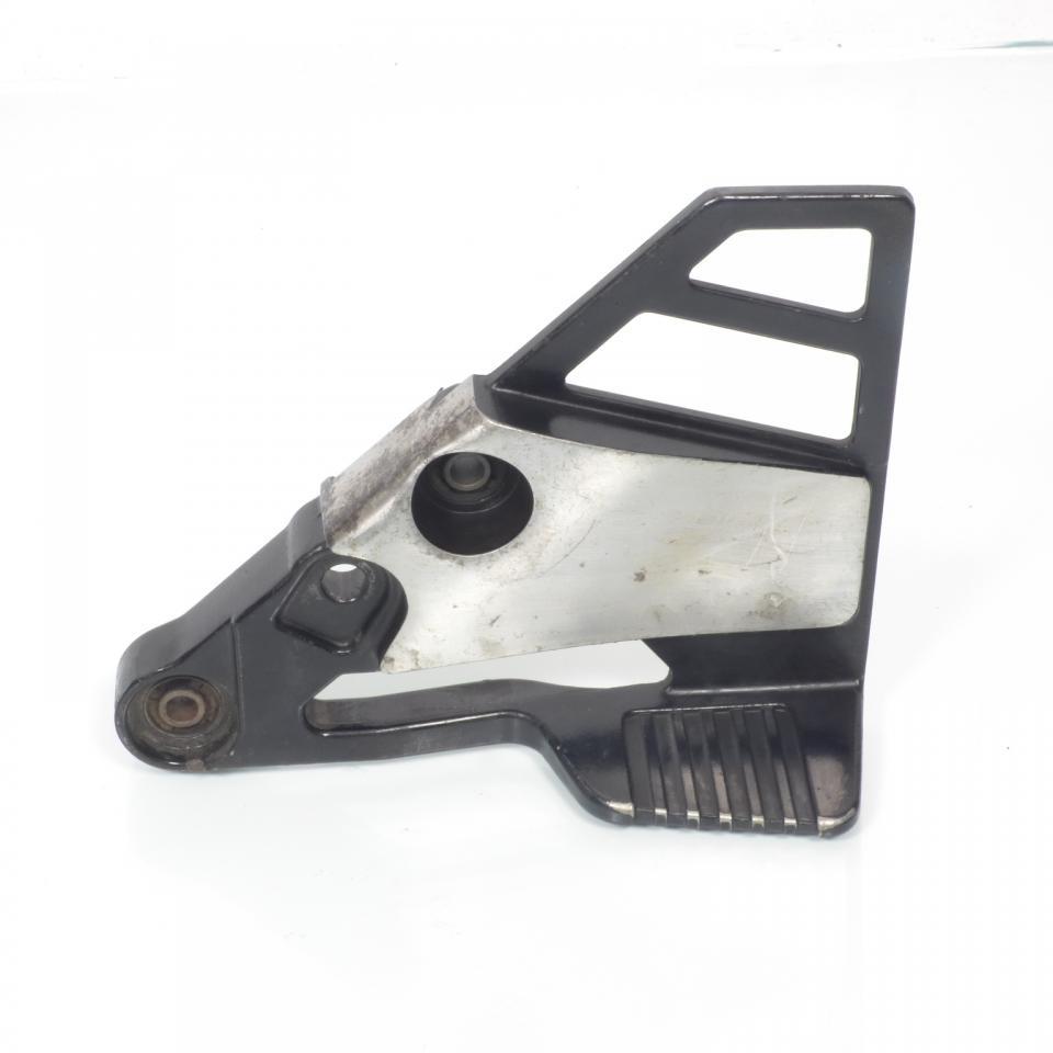 photo piece : Platine de repose pied pilote gauche->Yamaha FZ