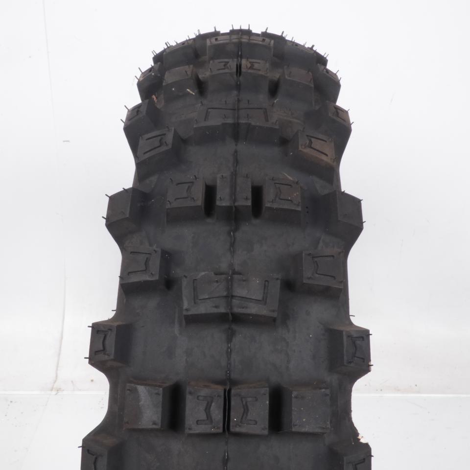 Pneu 120-90-18 pour