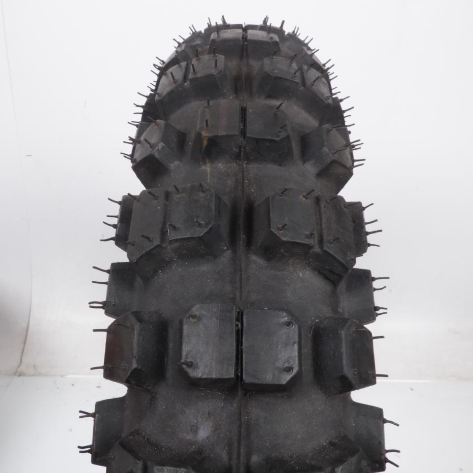 Pneu 120-90-18 pour