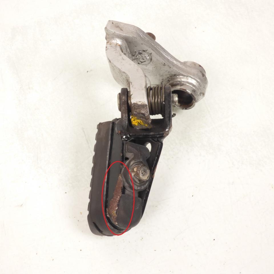 Platine de repose pied pilote droit origine pour Moto Honda 750 XRV Africa twin 1993 à 1995 RD07 / MS8 Occasion