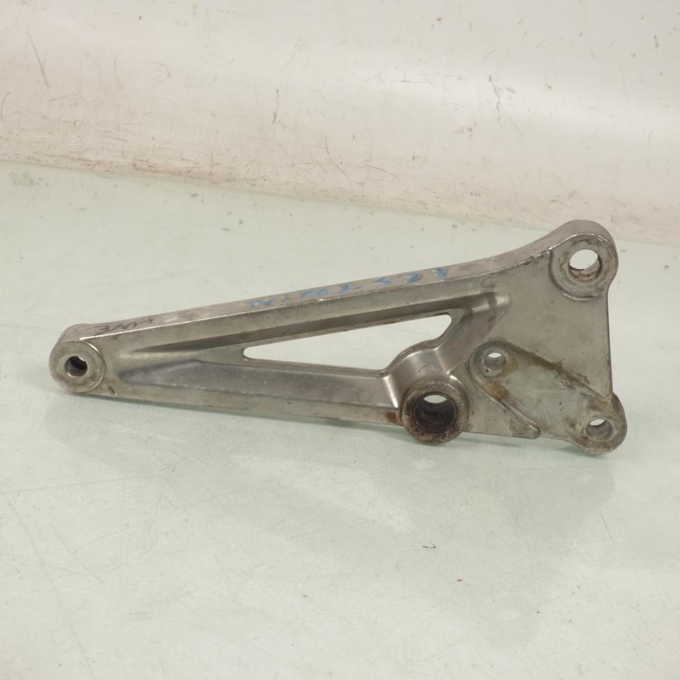 Platine de repose pied pilote droit pour Honda CB T