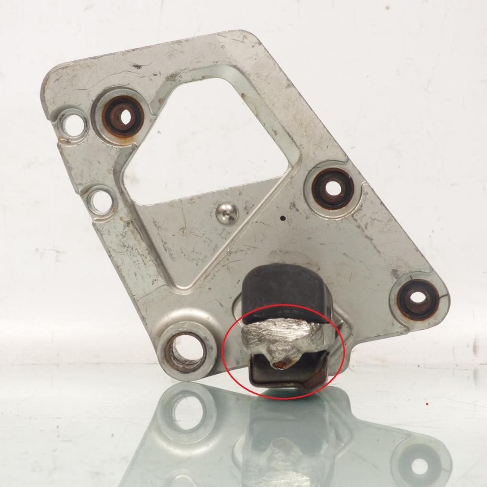 Platine de repose pied pilote droit pour Suzuki GSXF