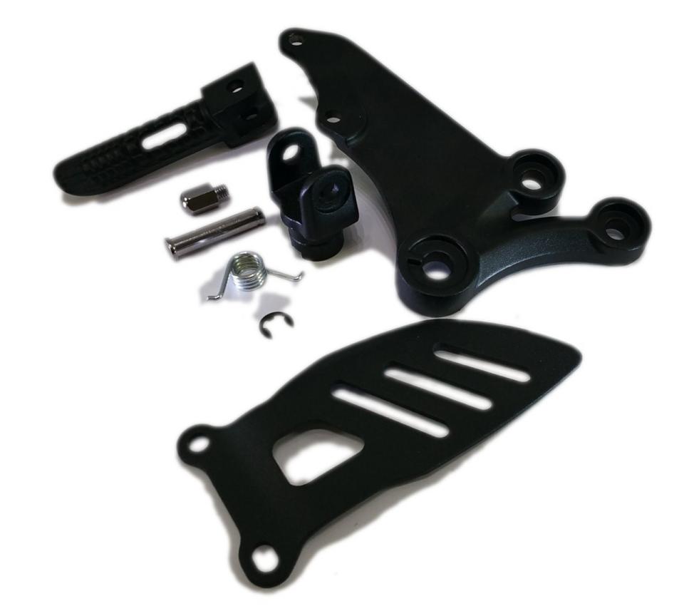 Platine de repose pied pilote droit pour  