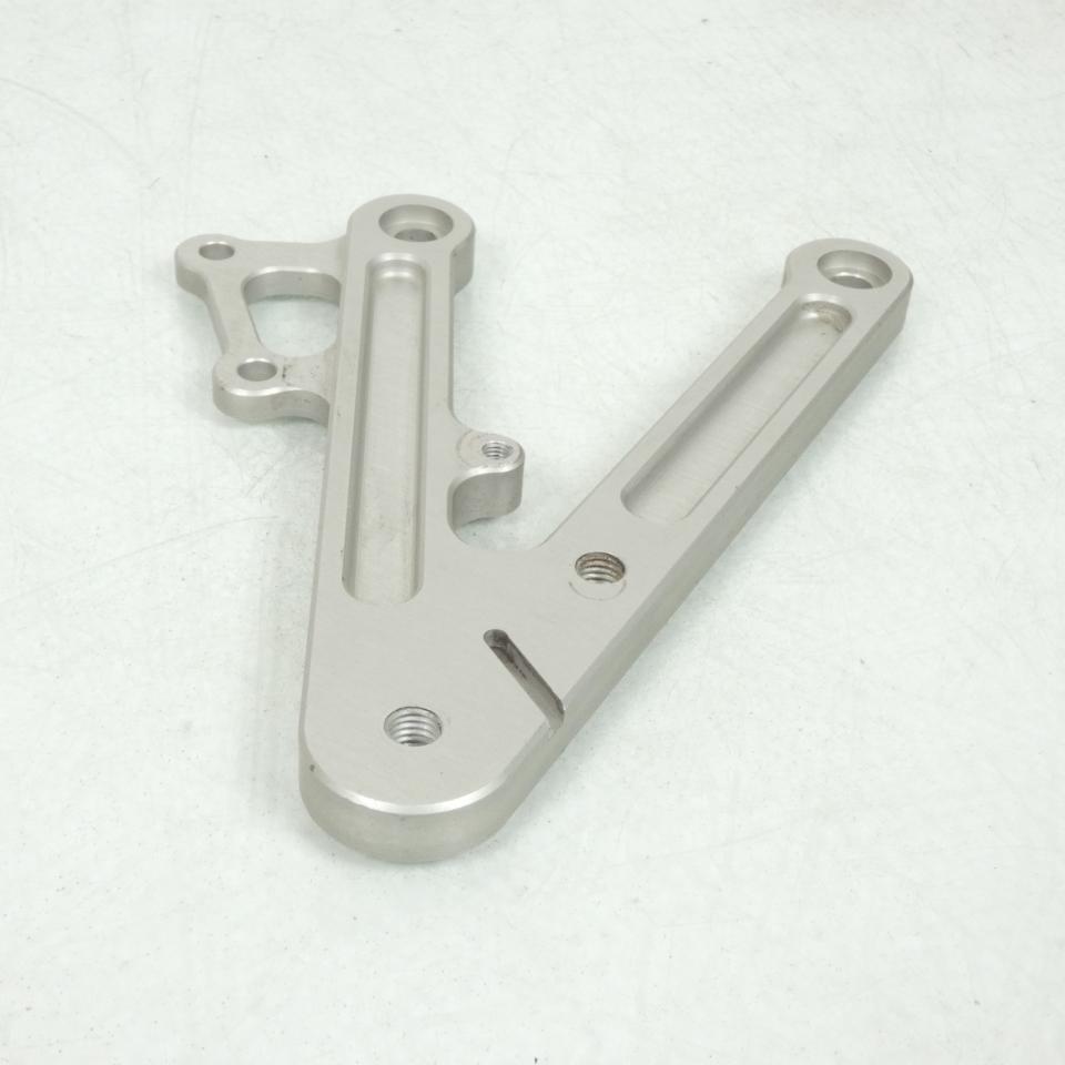 Platine de repose pied pilote droit pour moto Peugeot 50 XR6 754508 Occasion