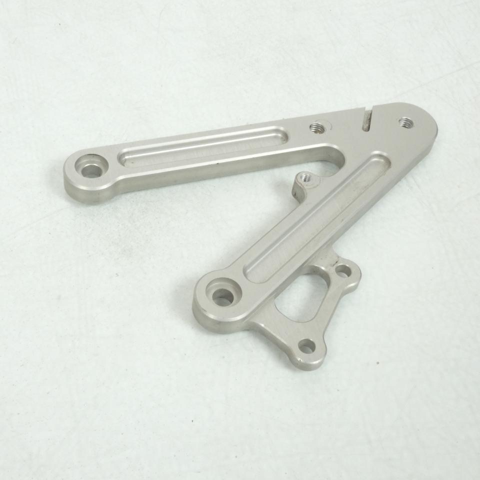 Platine de repose pied pilote droit pour moto Peugeot 50 XR6 754508 Occasion