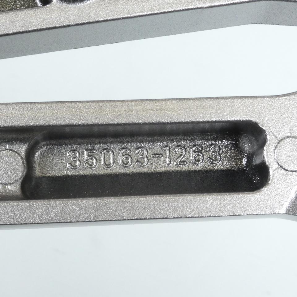 Platine de repose pied pilote droit origine pour Moto Kawasaki 1000 Z 2003 à 2006 35063-1263-458 Neuf