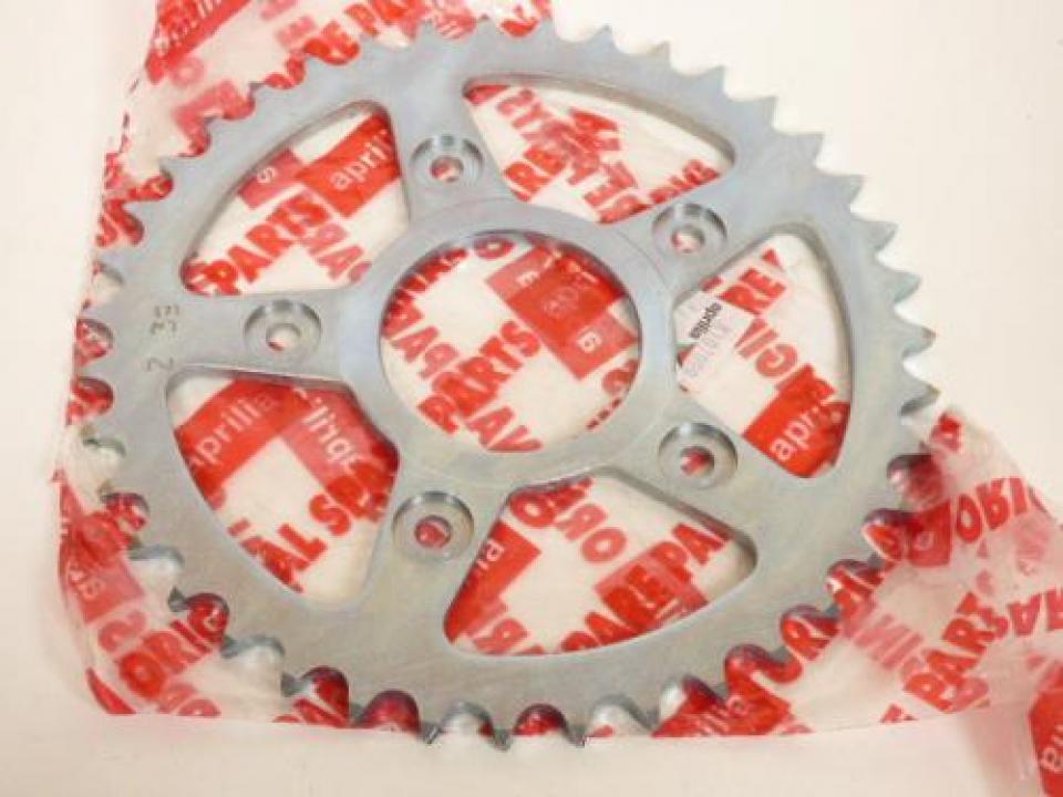 Couronne de transmission origine pour Moto Aprilia 125 RS 1996 à 1998 AP8107116 Neuf