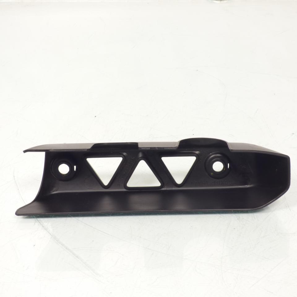 Protection de radiateur droite origine pour moto Suzuki 650 SV 2016-2020 17761-18K00