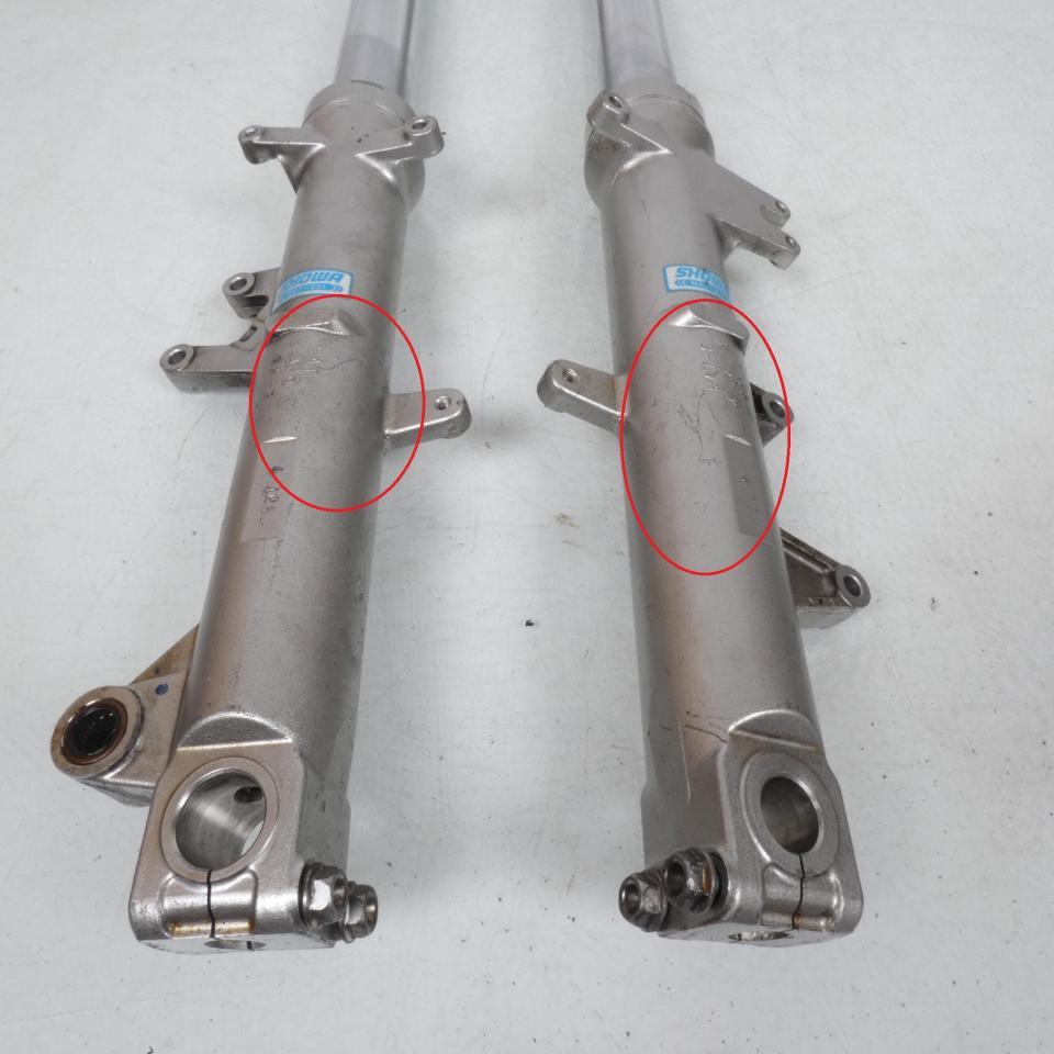 Paire bâton de fourche Showa pour moto Honda Cbr 1100 Xx 1996 à 1998 SC35B MAT-E21