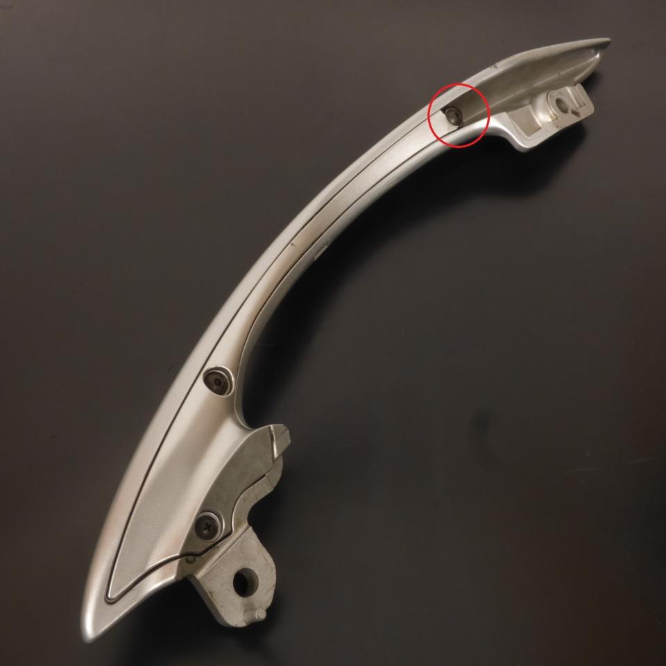 Poignée passager origine pour scooter Suzuki 400 Burgman 2003-2006 JS1BW11 Occasion