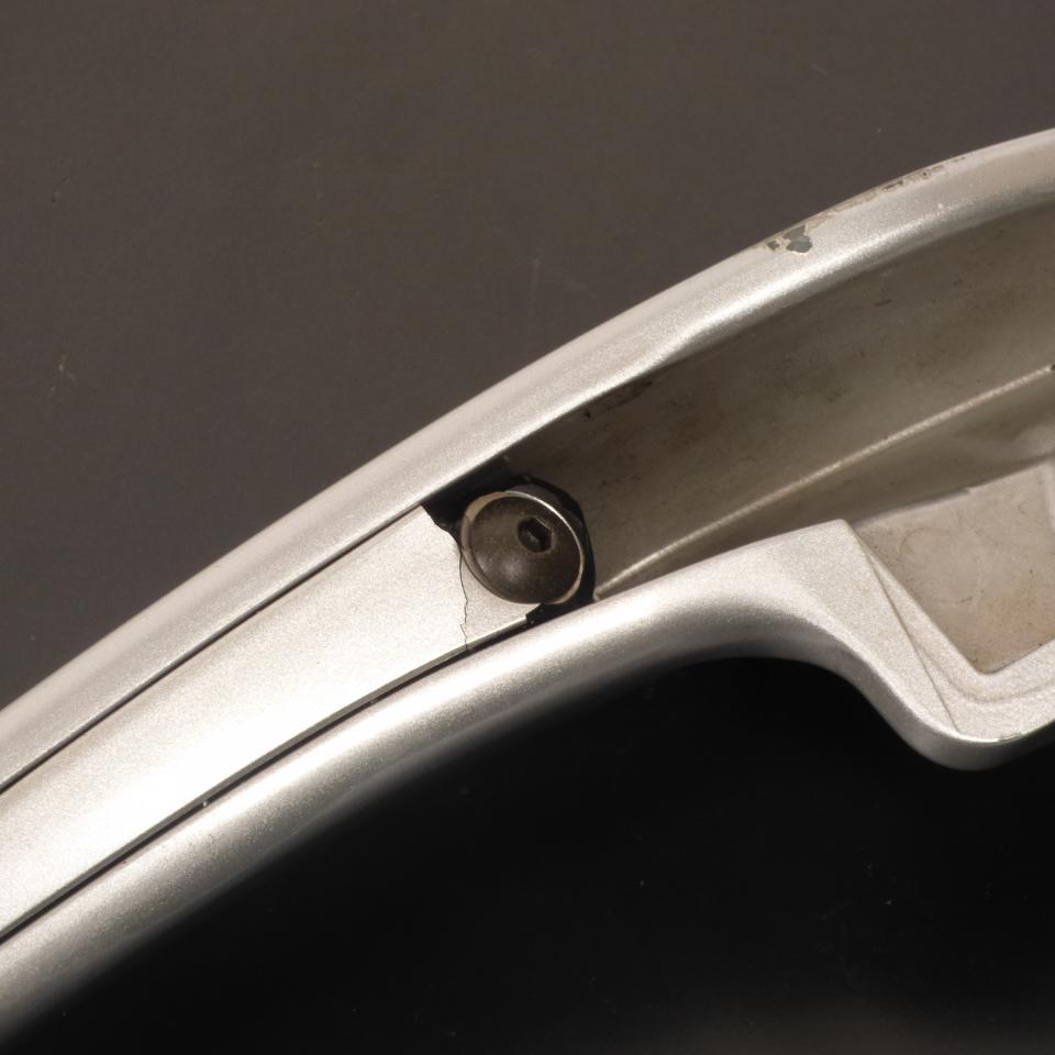 Poignée passager origine pour scooter Suzuki 400 Burgman 2003-2006 JS1BW11 Occasion