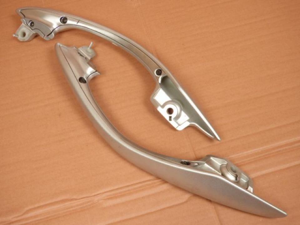 Poignée passager origine pour scooter Suzuki 400 Burgman 2003-2006 JS1BW11 Occasion