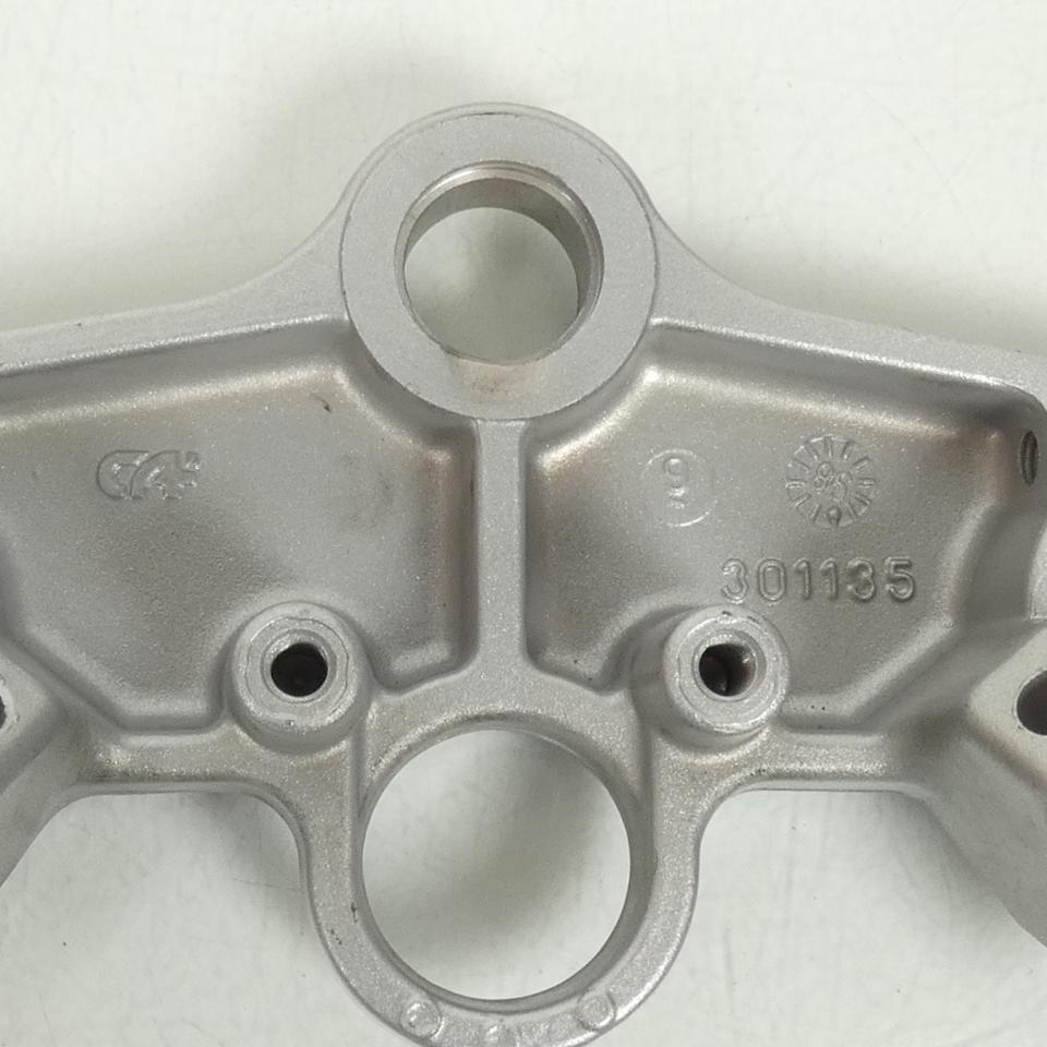 Té de fourche supérieur pour moto Aprilia 50 RS 1992 301135 Ø30mm Occasion