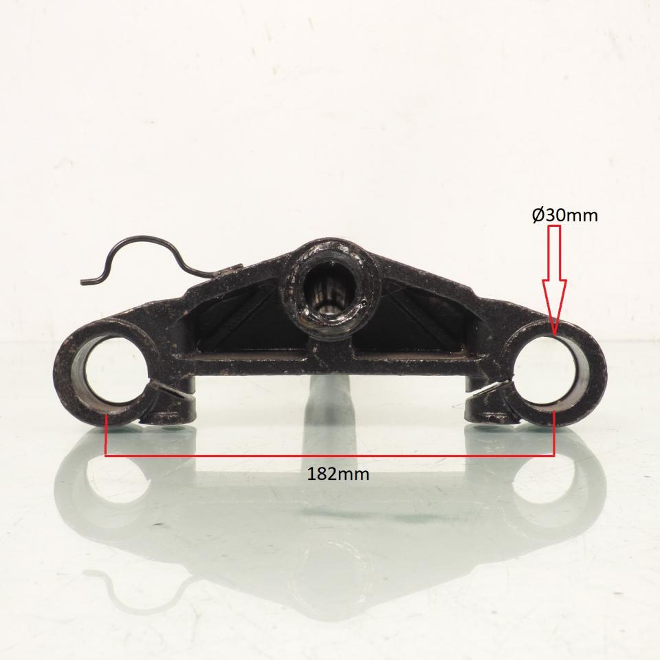 Té de fourche Ø30mm pour scooter Chinois 50 TB00-090100000 entre axe 182mm