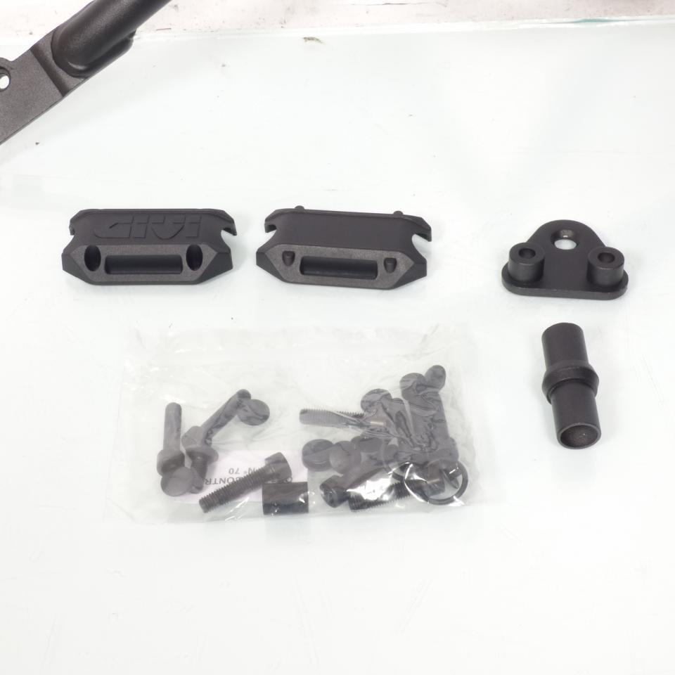 Crash bar, pare carter droite GIVI pour moto Suzuki 650 DL V-strom 2012 à 2020