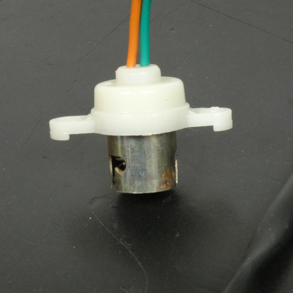 Douille support porte ampoule clignotant pour deux roues Peugeot BAU15s 75cm