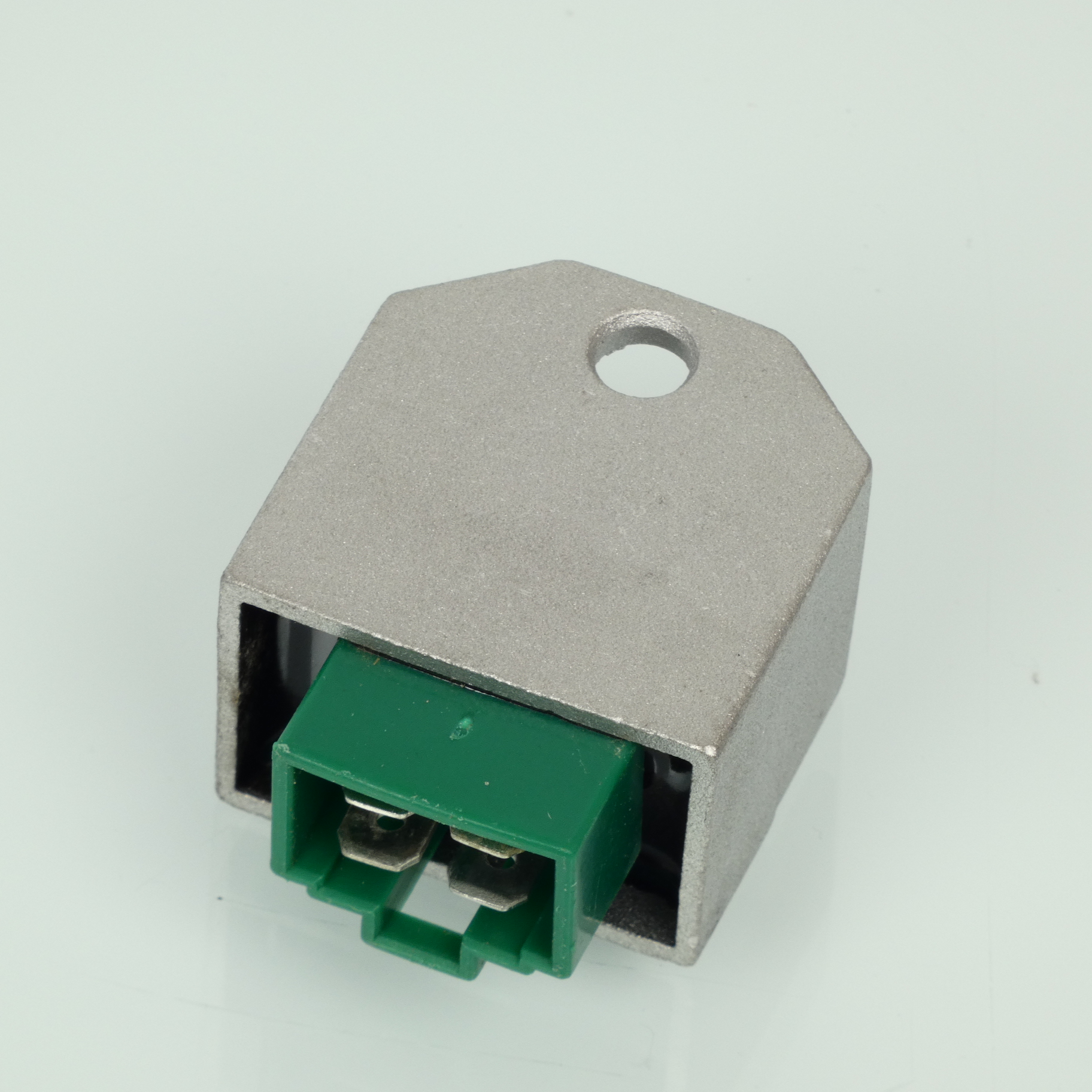 Antiparassitario P2R Per Scooter Sym 50 Orbit Neuf – Cappuccio Candela A Gomito 90°, Adattabile Per Motori 4T, Ricambio Originale Nero