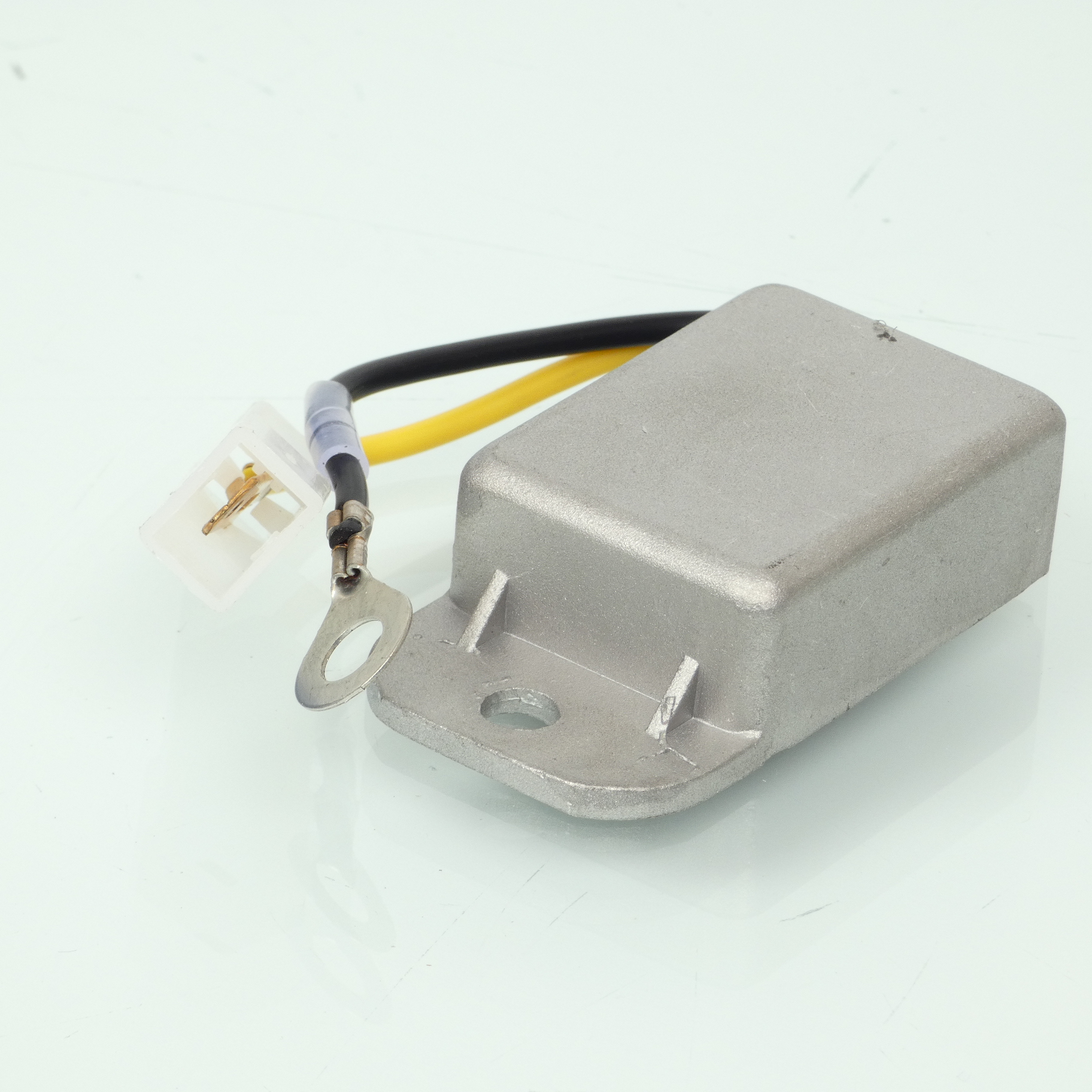 Régulateur redresseur de tension P2R pour Scooter Piaggio 50 Vespa Neuf