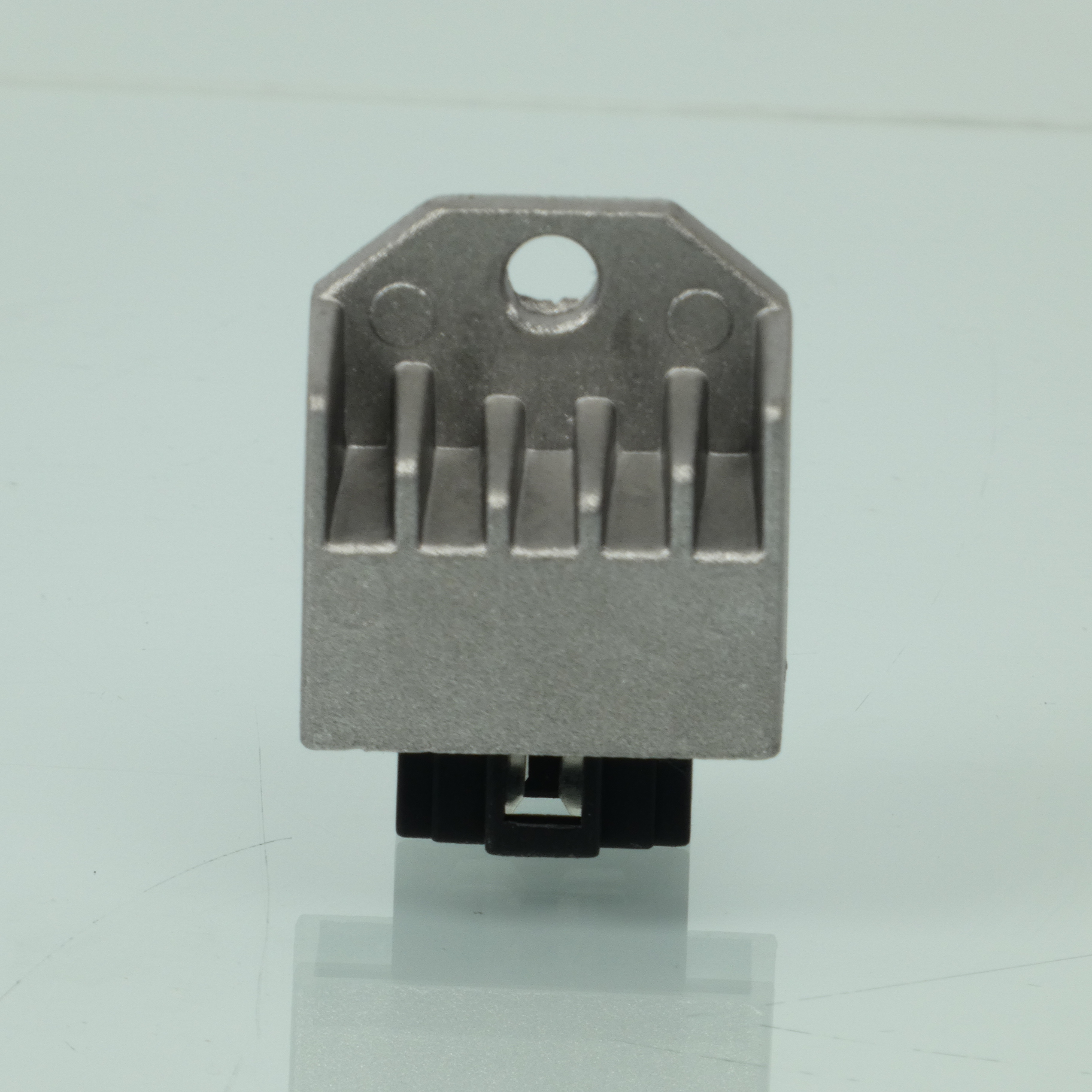 Régulateur redresseur de tension P2R pour Scooter Sym 50 Fiddle 2 Avant 2020 Neuf