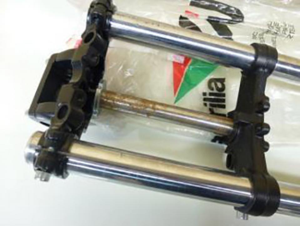 Fourche pour moto Aprilia 125 Red rose Neuf en destockage