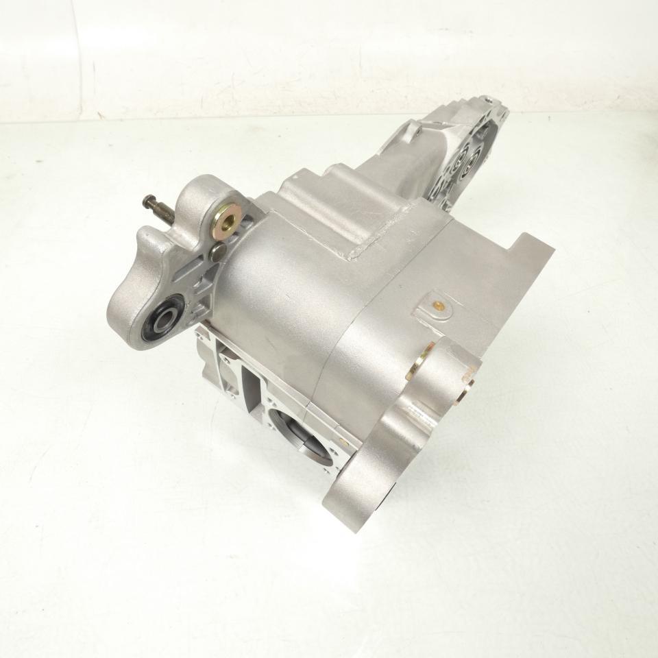 Carter moteur D&G origine pour scooter Peugeot 50 Django 4T Avant 2018 802408