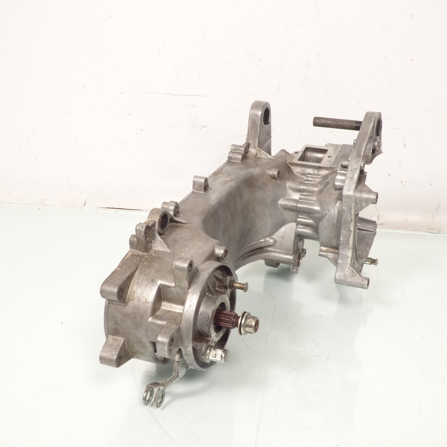 Carter moteur origine pour scooter Peugeot 50 STREETZONE 2T 2014-2017 B1E40QMB-C