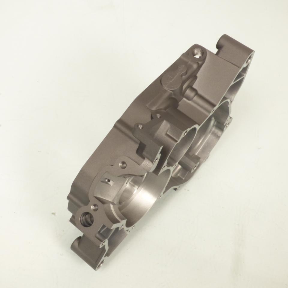 Carter moteur droit pour moto CPI 50 SM 3304738 / JX-30-02 Neuf