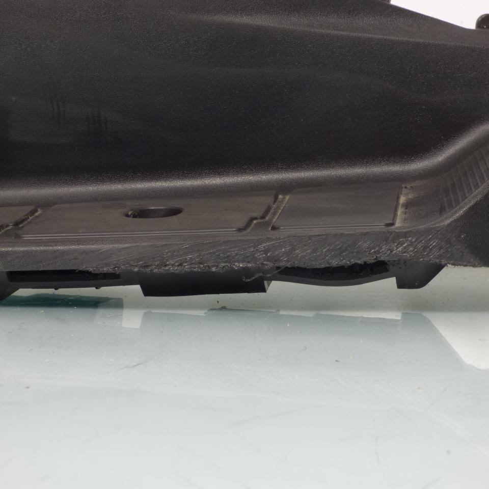 Marche pied passager droit pour scooter Suzuki 125 Burgman 2014 à 2018 48122-12JA0 Occasion