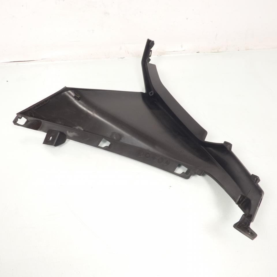 Tablier arrière gauche origine pour scooter Kymco 400 X-citing S 81151-ADG5