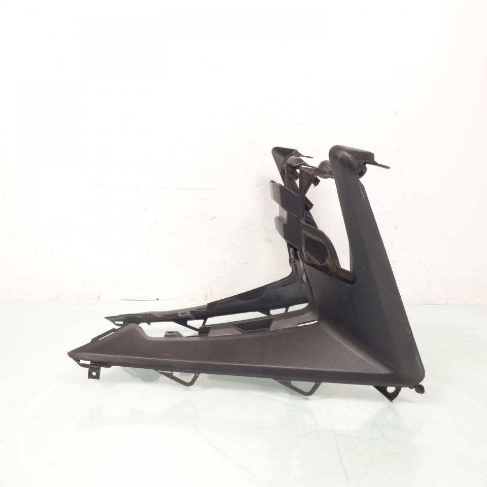 Tablier arrière origine pour scooter Kymco 550 Ak 2017 à 2020 81131-LGC6-E000