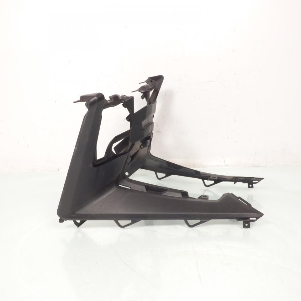Tablier arrière origine pour scooter Kymco 550 Ak 2017 à 2020 81131-LGC6-E000