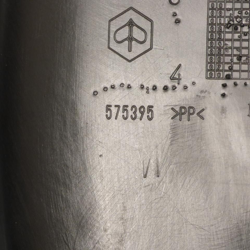 Tablier arrière origine pour Scooter Piaggio 50 ZIP 2010 à 2014 575395000C Neuf