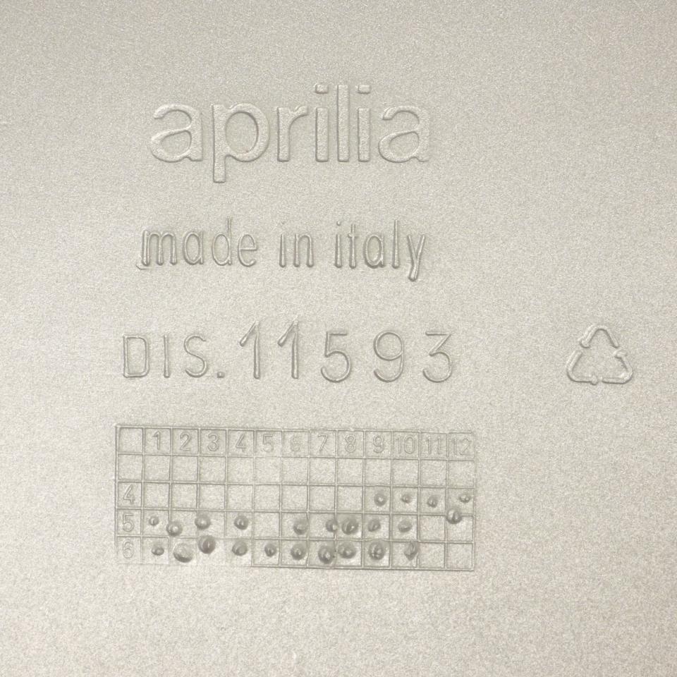 Coque arrière grise pour scooter Aprilia 50 Rally 1995-2004 AP8238472 DIS.11593