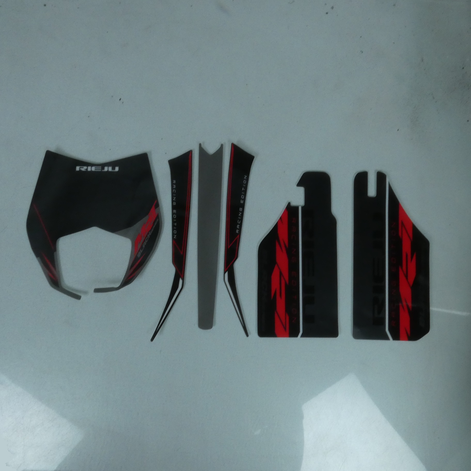 Kit déco Autocollant Black series pour moto Rieju 50 Mrt Pro 2022 0/000.390.5359