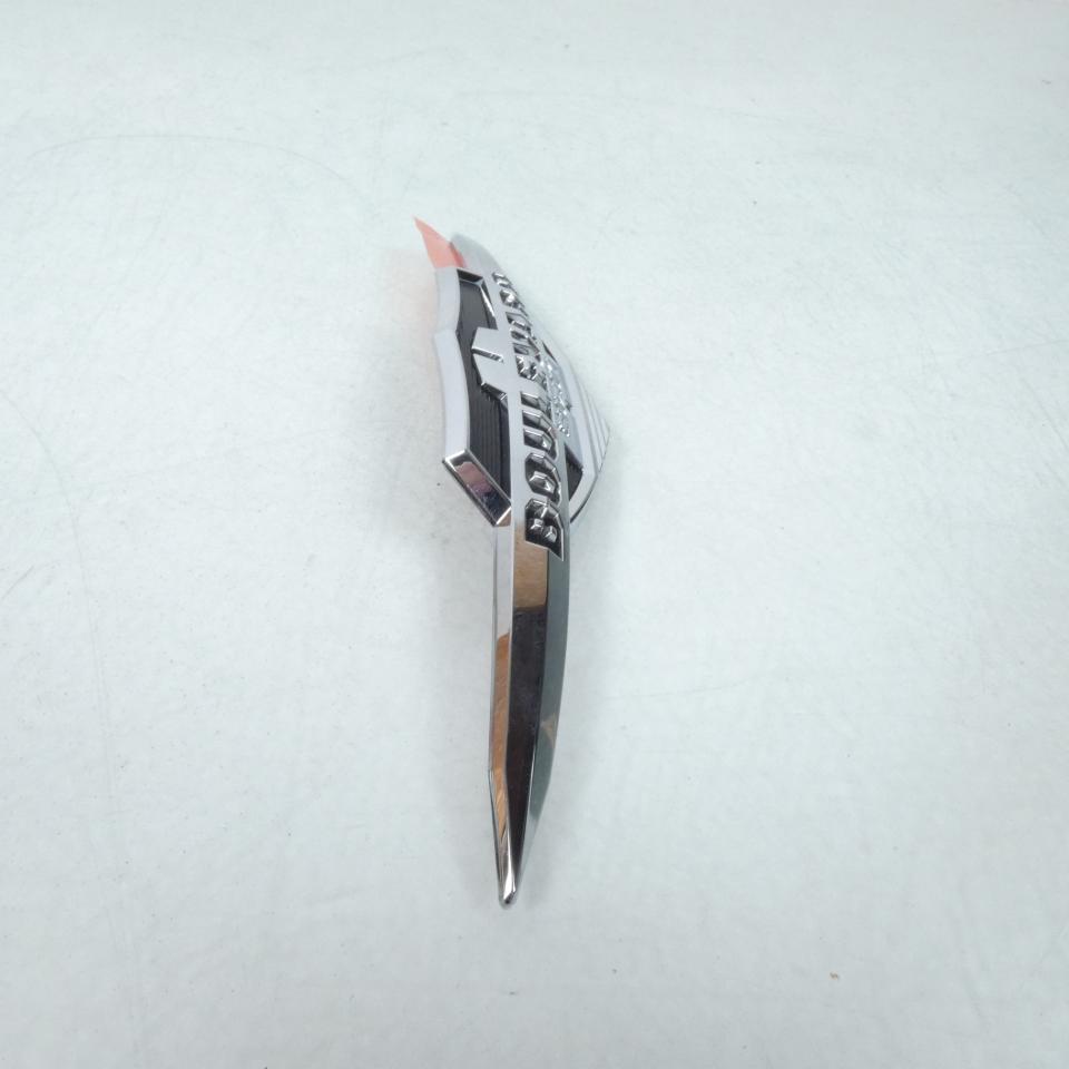 Emblème adhésive 3D pare-brise pour moto Suzuki 1500 Boulevard 68181-06J00 Neuf
