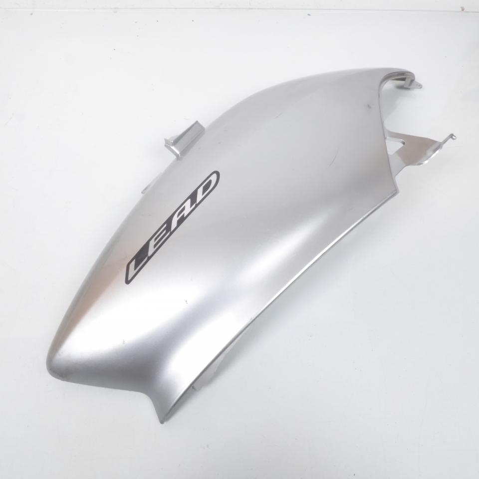 Coque arrière droite origine pour scooter Honda 125 PCX 83500-CFMA-9010 Occasion