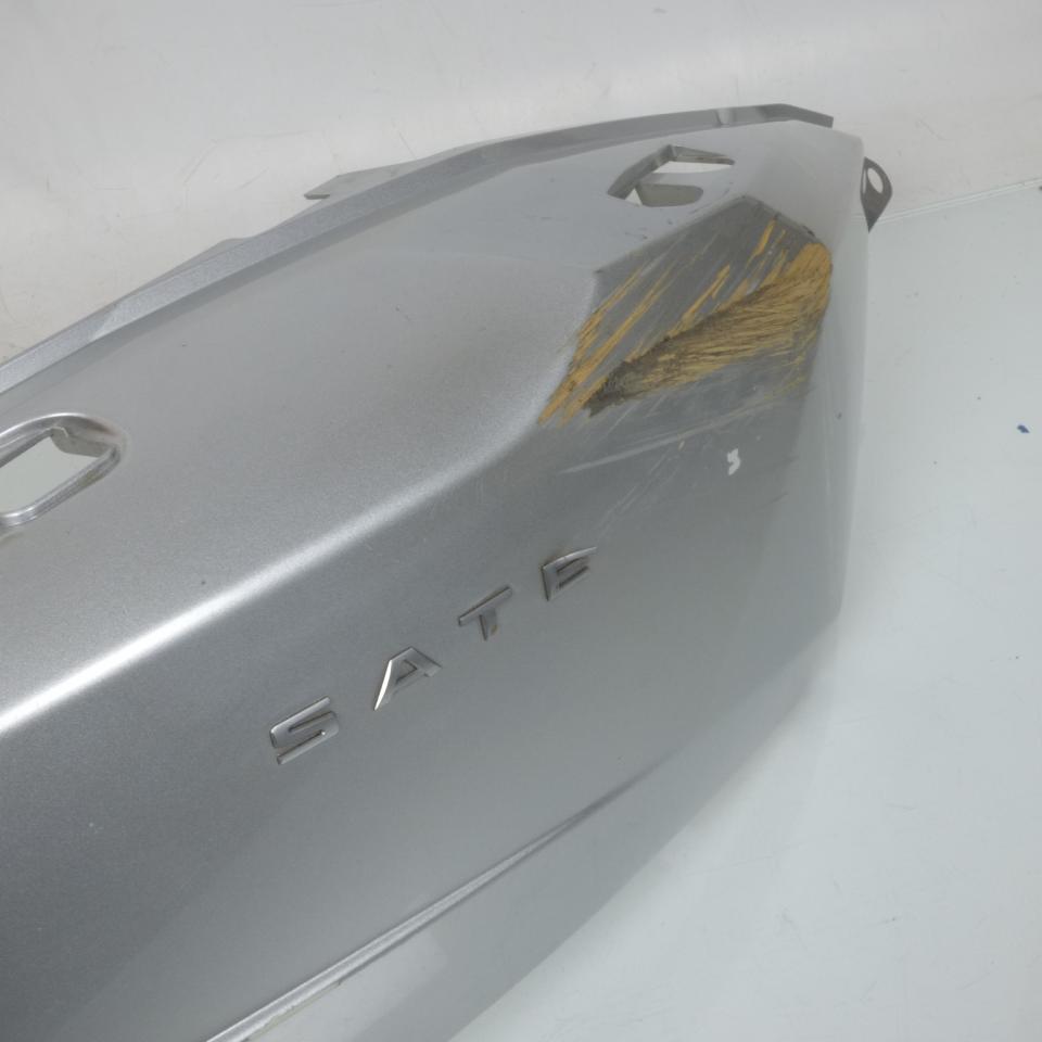 Coque arrière droite origine pour scooter Peugeot 125 Satelis 1176698900 Occasion