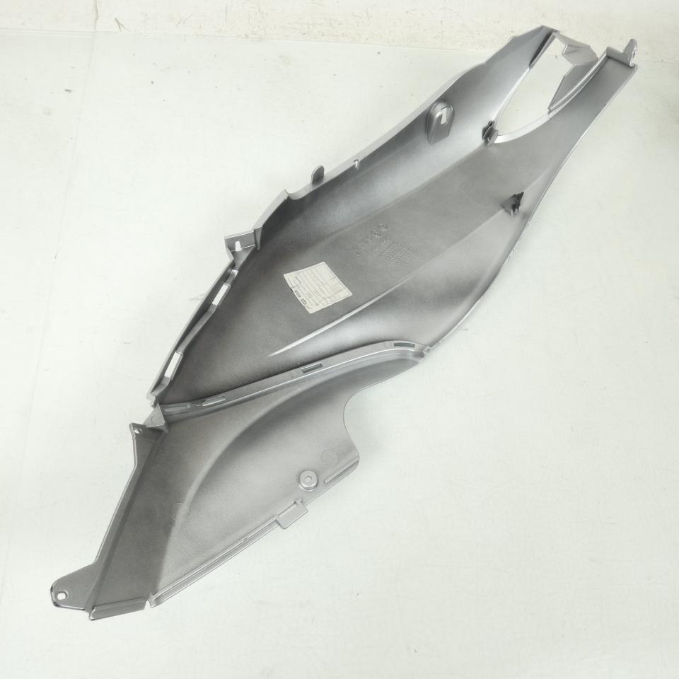 Coque arrière droite origine pour scooter Piaggio 50 Fly 2004 à 2011 62198700F2