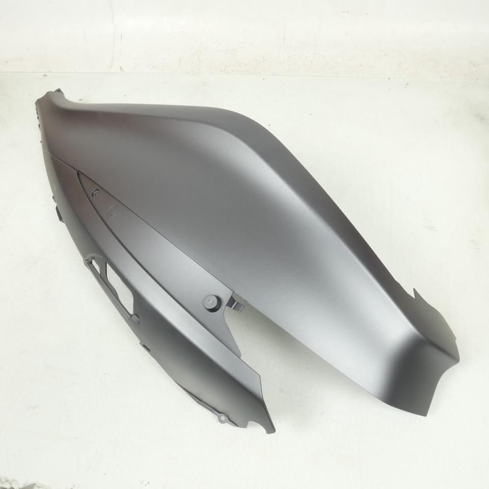 Coque arrière droite origine pour scooter Piaggio 125 X10 2014 à 2015 67345660HC