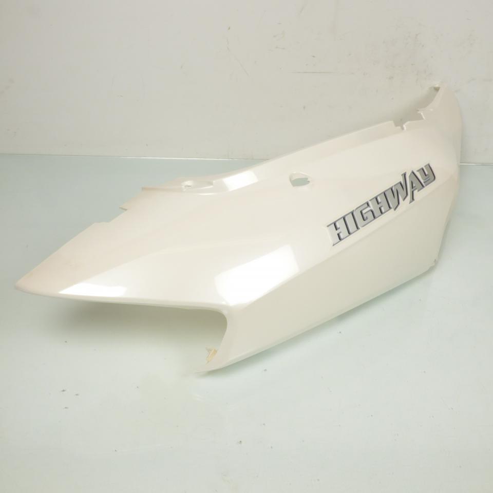 Coque arrière droite pour scooter Chinois 125 YY125T-12 TM00-070100007 blanc