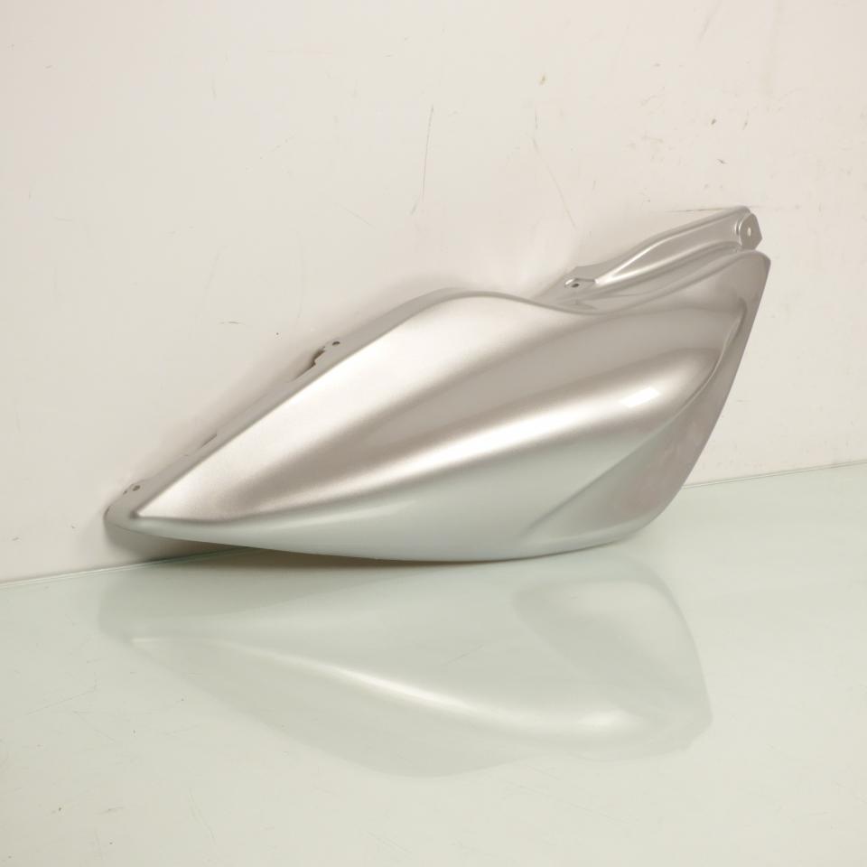 Coque arrière droite One pour Scooter MBK 50 Nitro gris argenté Occasion