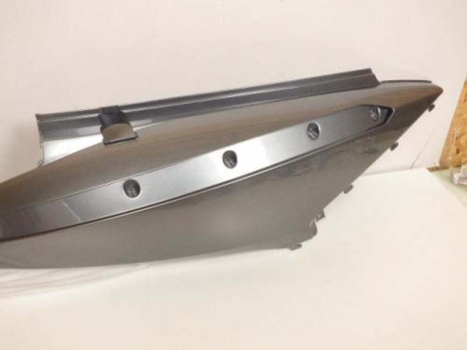 Coque arrière droite origine pour Scooter Sym 250 GTS 83500-HMA-000-IZ Neuf