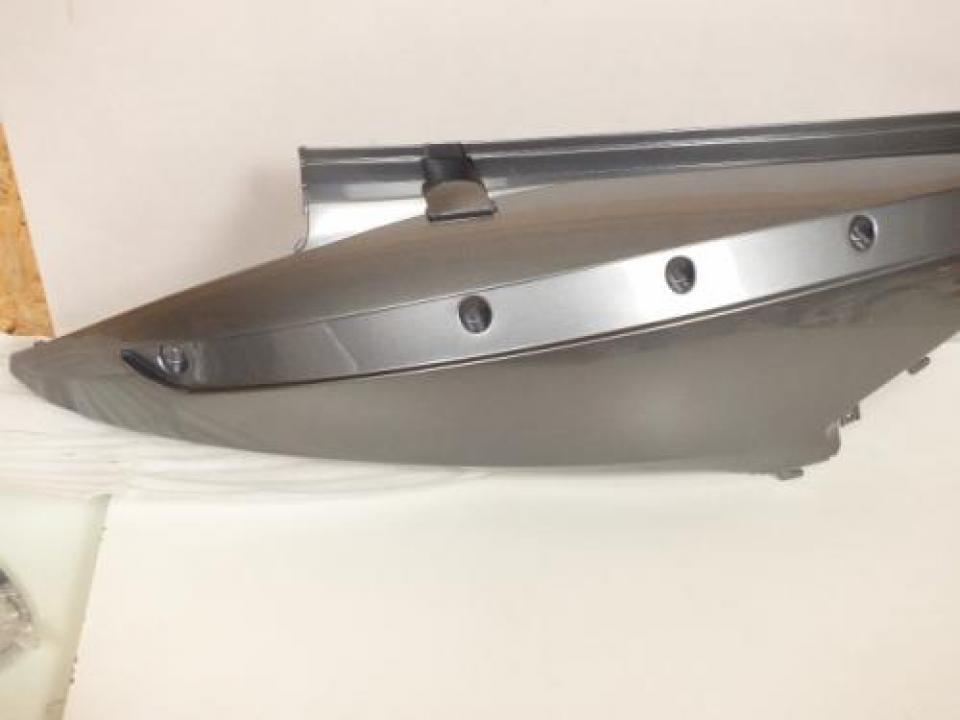 Coque arrière droite origine pour Scooter Sym 250 GTS 83500-HMA-000-IZ Neuf