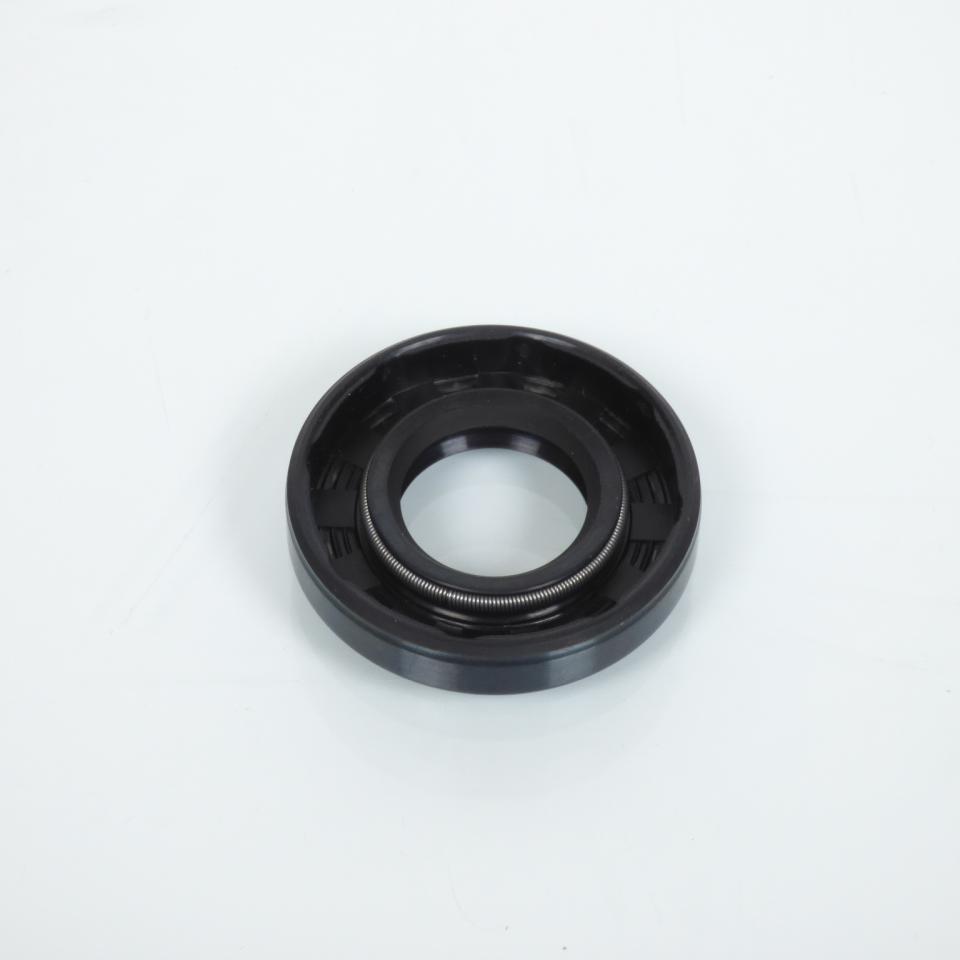 Un joint spi moteur 17x35x7mm pour moto Derbi 50 Senda Sm Drd Pro 2006 à 2011