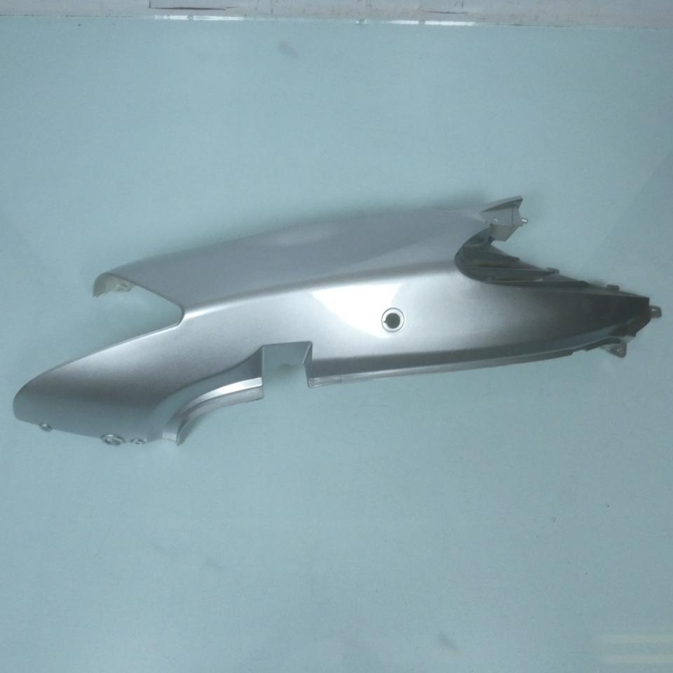 Coque arrière gauche pour scooter Yiying 125 YY125T-7 TI07-070100006 gris