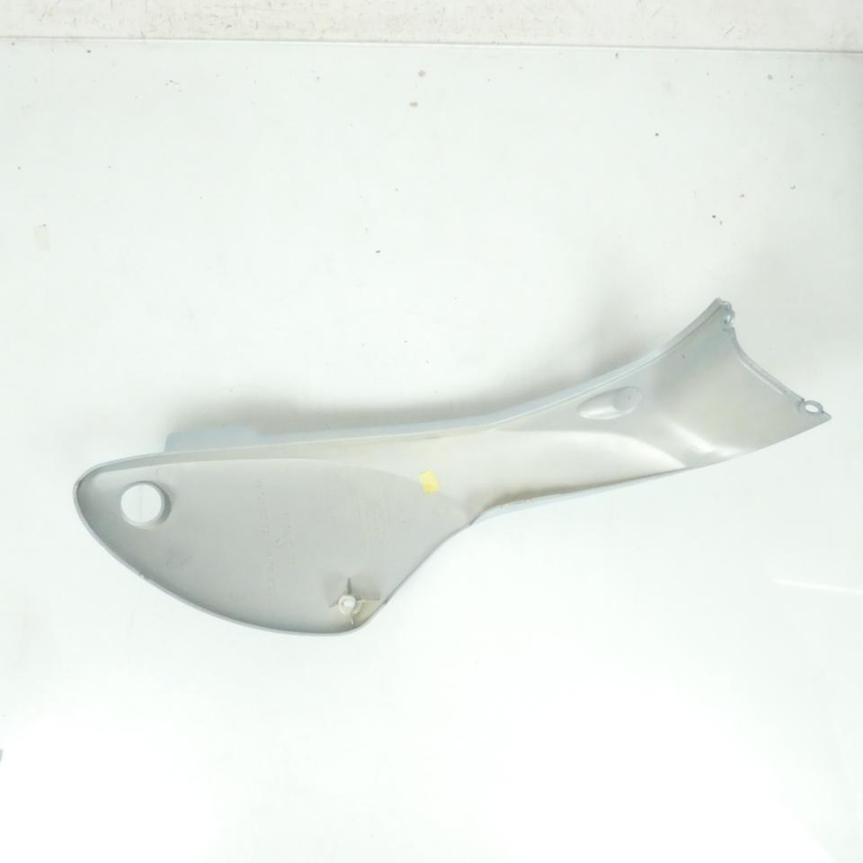Coque arrière gauche pour scooter Peugeot 50 TKR 2000 à 2003 738625B6 Bleu
