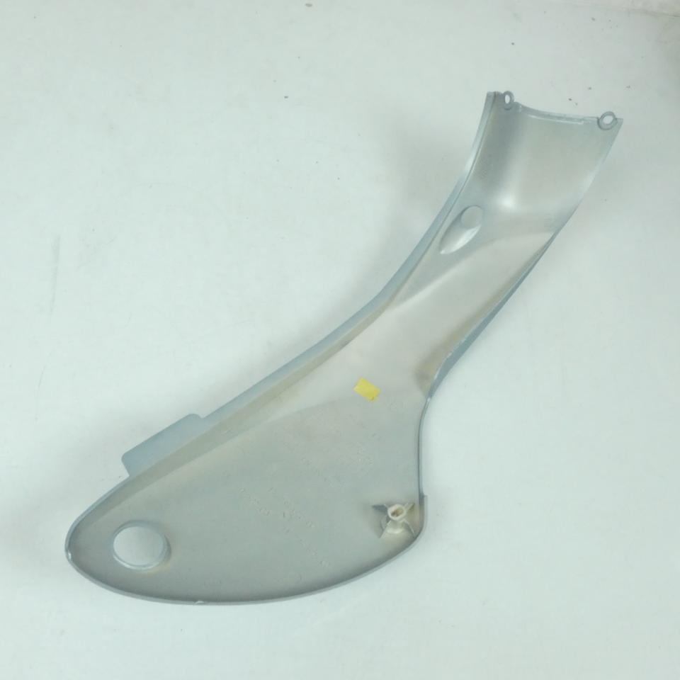 Coque arrière gauche pour scooter Peugeot 50 TKR 2000 à 2003 738625B6 Bleu