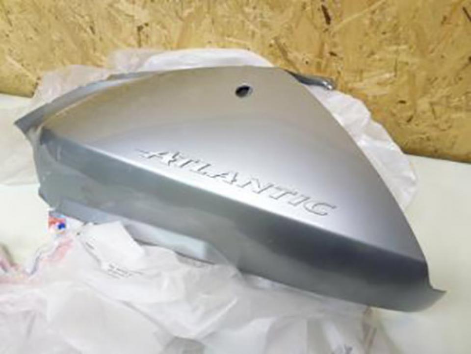 Coque arrière gauche origine pour scooter Aprilia 125 Atlantic 2003-2006 AP8168723 Occasion