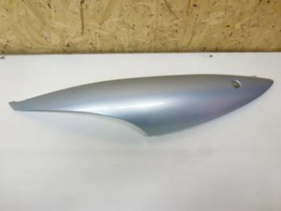 Coque arrière gauche origine pour Scooter Aprilia 50 Area 51 1998 à 2000 AP8248209 Neuf